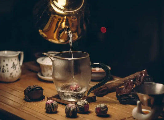 An Electric or Stove Top Kettle: Which is Better for Brewing Tea?